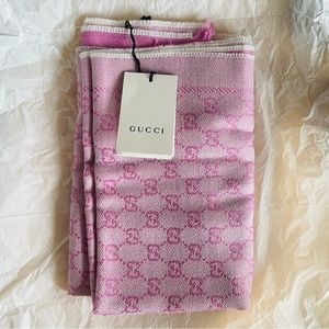 Gucci Pink 100% Wool Women’s Scarf GG Pattern 48 x 180 cm